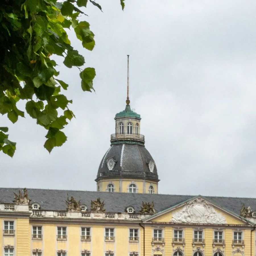 Schloss Karlsruhe, von dem aus die Stadt fächerförmig angelegt ist